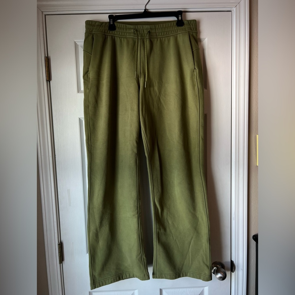 lululemon athletica Loungeful Straight Leg Pant in Bronze Green size 12